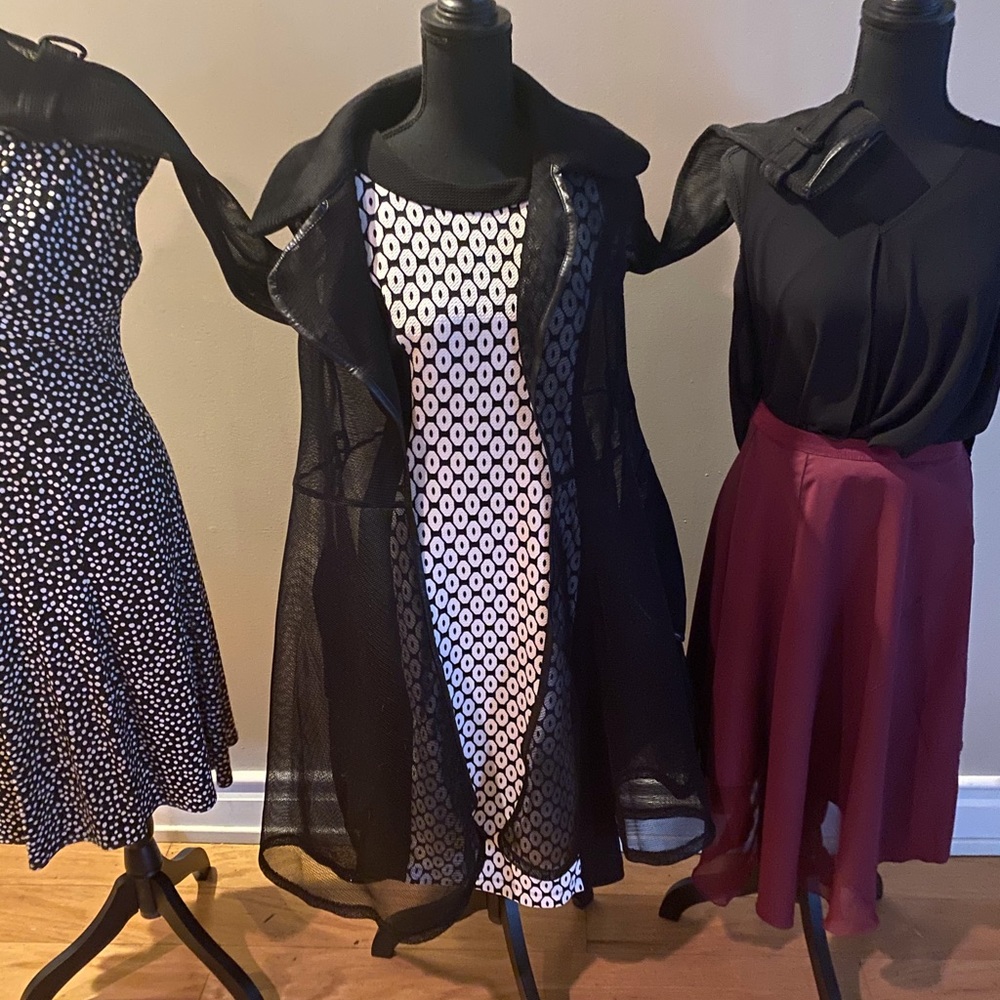 Dresses - Picture 10 of 10